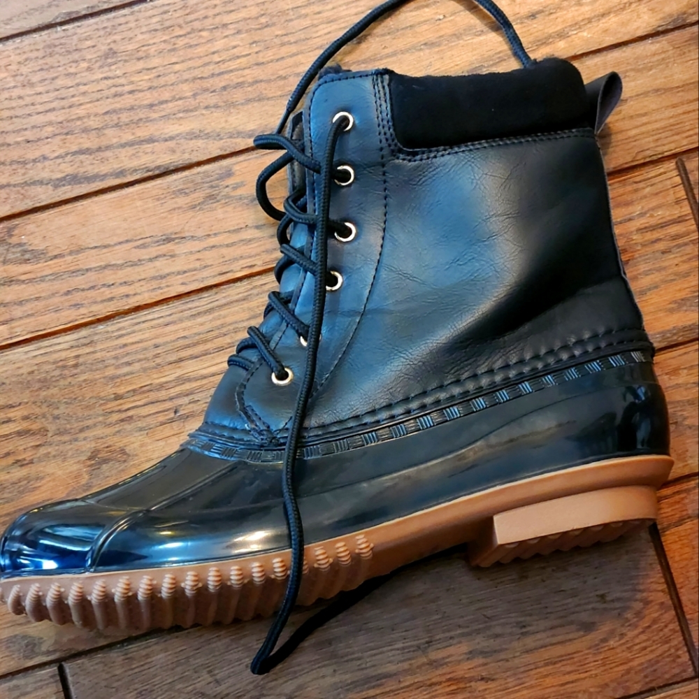 Duck boots